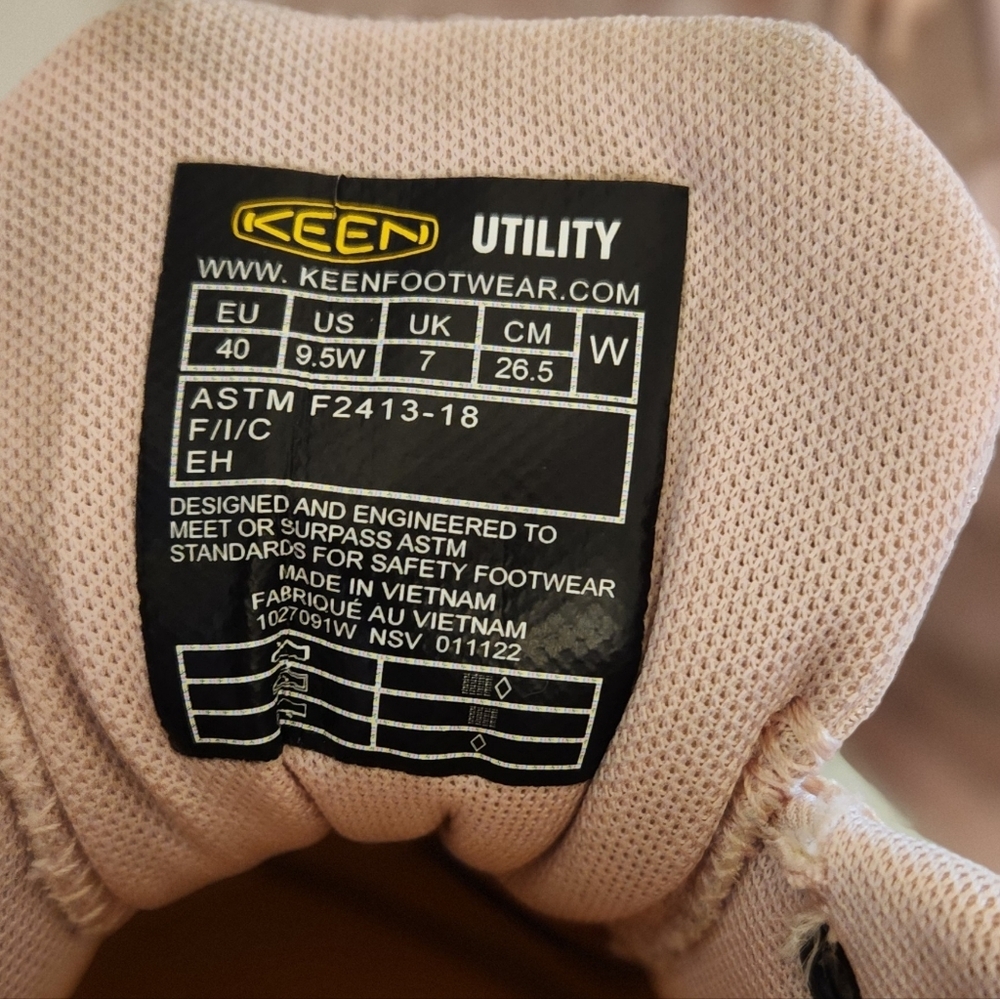KEEN STEEL TIP SIZE 9 1/2 W. Pink Athletic Shoes - Picture 4 of 5